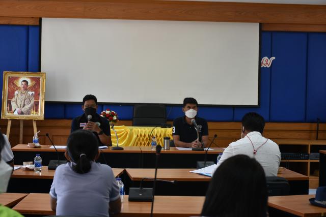 ประชุมคณะกรรมการติดตามประเมินผลแผนพัฒนาองค์การบริหารส่วนตำบลพนม ประจำปีงบประมาณ พ.ศ.2564